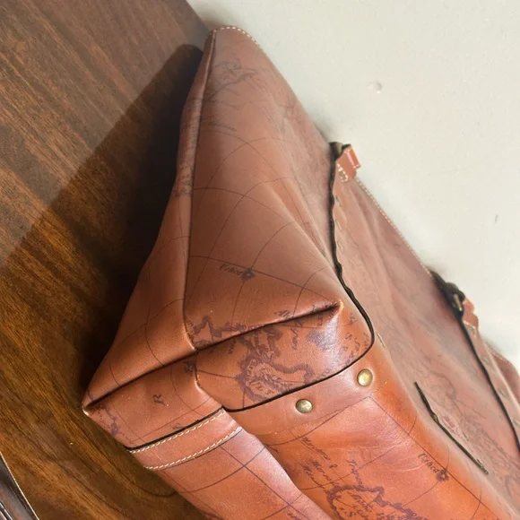 NWOT - Patricia Nash Large Leather Tote in Signature Map Print w/Dust Bag - Picture 7 of 9